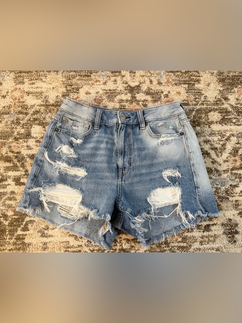 American Eagle Mom Shorts Distressed High Rise Denim Size 2